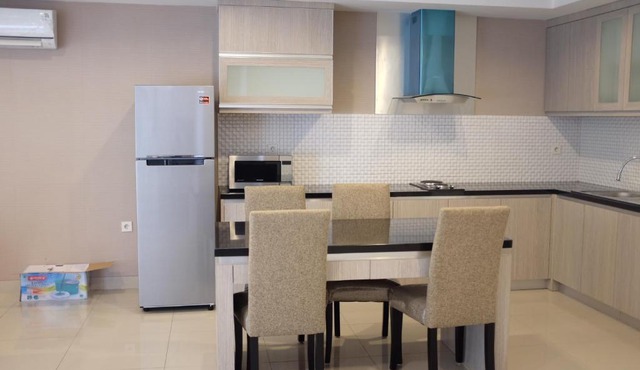 3BR 2FL Townhouse with Pool in Jakarta