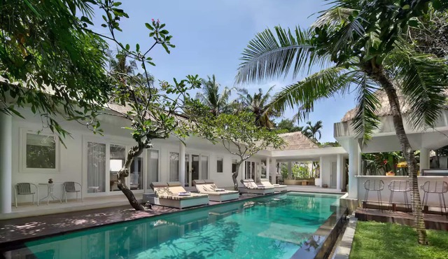4 bdr Jungle Oasis in Pererenan in Bali