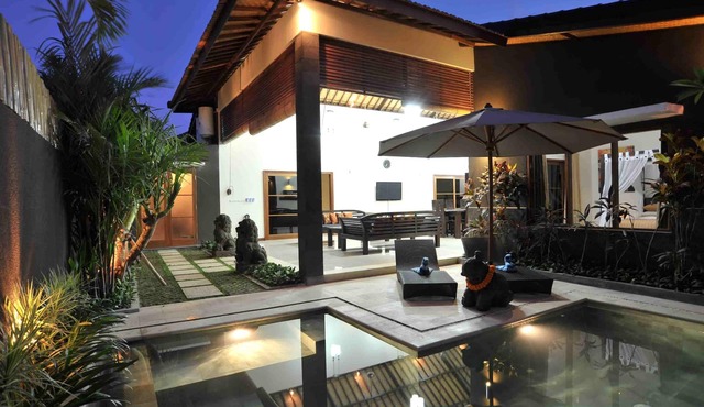 4 Bedroom villa w/Breakfast, Seminyak in Seminyak