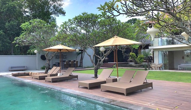 4Bedrooms villa with views of rice field, mountain, & sunset w/spacious garden. in Bali