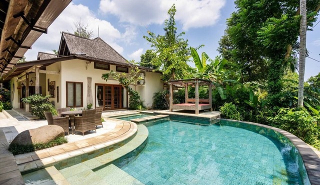 4BR Ubud Nature Design Villa - Pool and Garden in Ubud