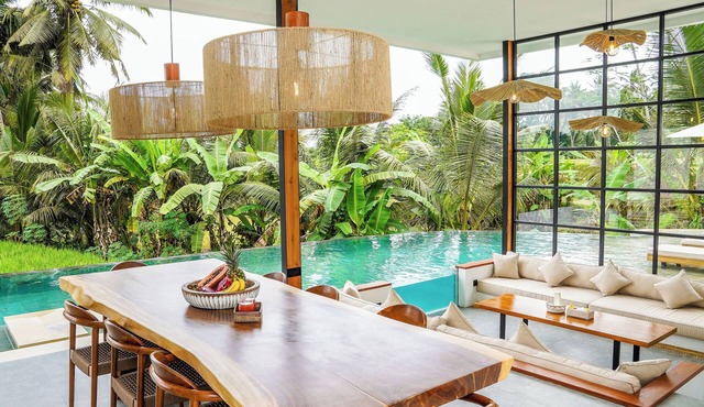 4BR Villa René Luxury & Serenity in Rice Fields in Gianyar