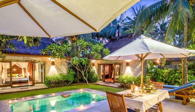 4BR Villa Sasoon 100 mt to Beach in Manggis
