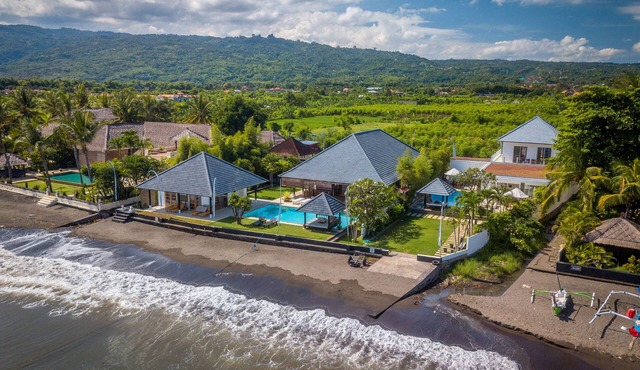 5 Lovina Beach Villa 20p, for big Groups! Yoga and Meditation! in Bali