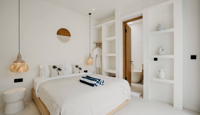 5 mins to Finns Beach Club & Trendy Hot places in Tibubeneng