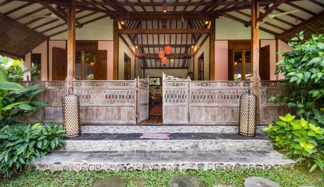 5 Star Villa in Bali, Minutes from the Beach, Bali Villa 2083 in Bali