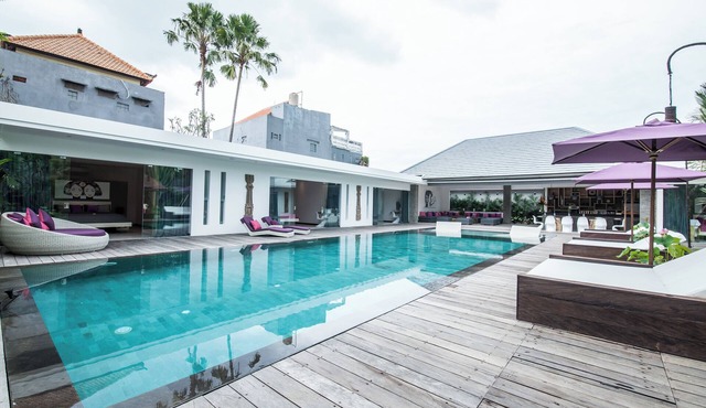 6 +1 BR Spacious Villa for 18 person Gazebo and Pool SEMINYAK in Bali