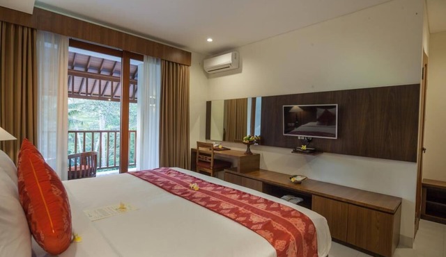 6 Bed Room Valley Villa With Infinity Pool+Breakfast+Kitchen in Ubud
