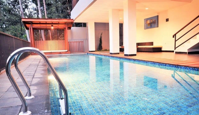 6 BR Hill View Villa with a private pool 1 in Bandung
