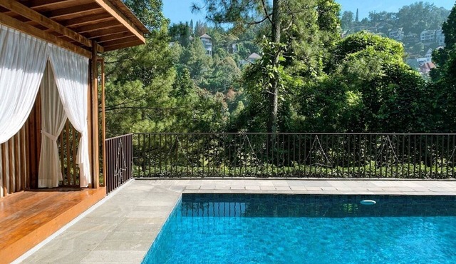 6 BR Hill View Villa with a private pool 3 in Bandung