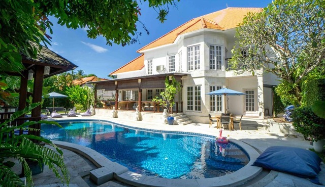 A Holiday Paradise for Families and Friends - Central Sanur in Sanur