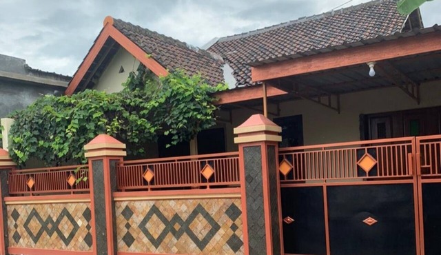 A local house 3 Bedrooms with very affordable price. in Surakarta