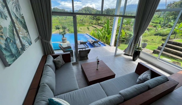A Romantic Gateaway Villa With The Best View Of Bali in Kabupaten Karangasem