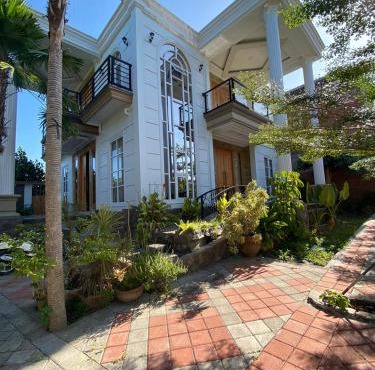 abneina pro homestay in Brassan