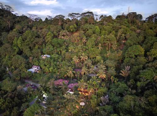 Air Manis Hillside Villa Cafe & Resto in Padang