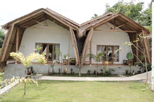 Alora House - Authentic Tetebatu with Village Tours & Cooking in Tetebatu