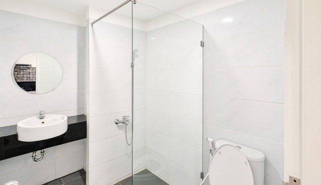 Altuz Apartment Seturan – Private City Studio with Sky Pool Access in Sleman