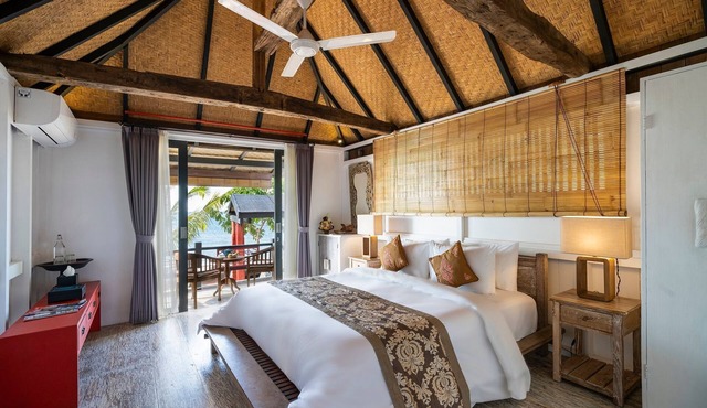 AMED Beachfront and Sea View cottage in Karangasem
