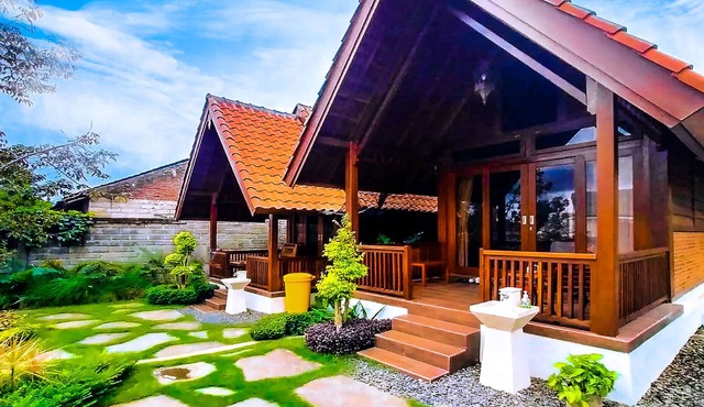 Andung Andung Villa and Resto in Banyuwangi