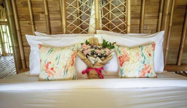 Angel House in Selat