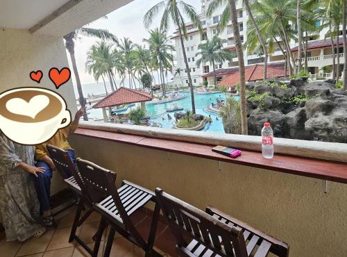 Apartemen marbella anyer tower Nakula lt 2 type DELUXE 1 KAMAR TIDUR utama 1 kamar anak view kolam renang & laut in Anyer
