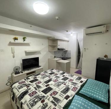 Apartemen Studio Nyaman Full-Furnish di Atas Mall Bassura in Jakarta
