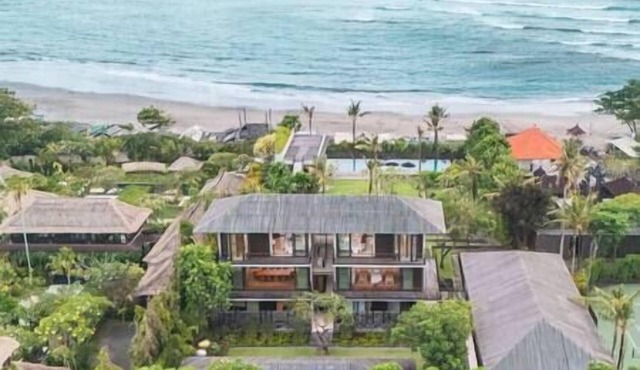 Arnalaya Beach House | Canggu Sea-Breeze 5BR Villa — Chef & Beachfront in Canggu
