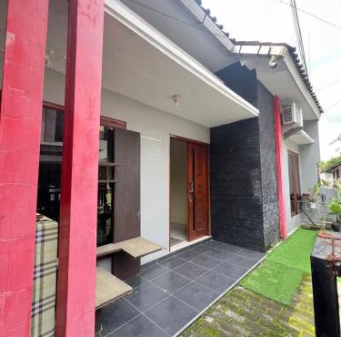 Arshatama Guest House UII in Ngemplak