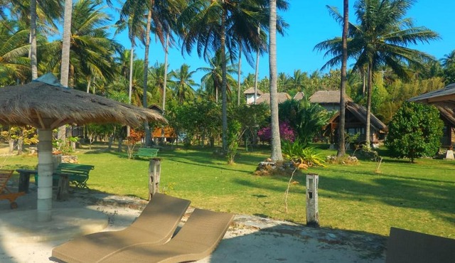 Ary's Lagoon Bungalow & Hotel in Karimunjawa