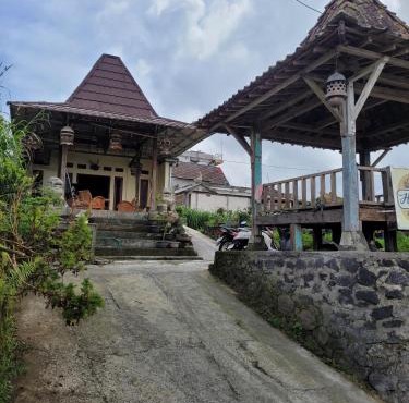 Ayem Tentrem Homestay in Selo