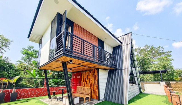 Azzura House Baturraden by The Lavana in Kedungbanteng