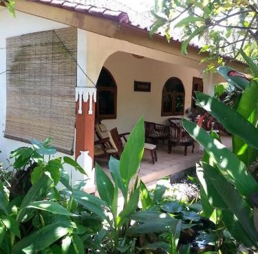 Bali Budget Beach Bungalow in Candidasa