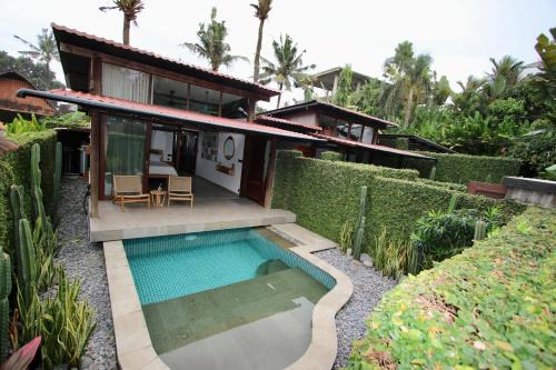 Balian Surf and Sand in Balian