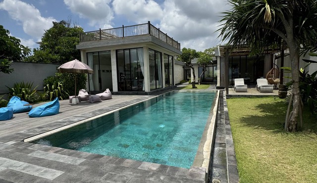 Beach front nakula villa luxury 3 bedroom with private swimming pool & breakfast in Bali