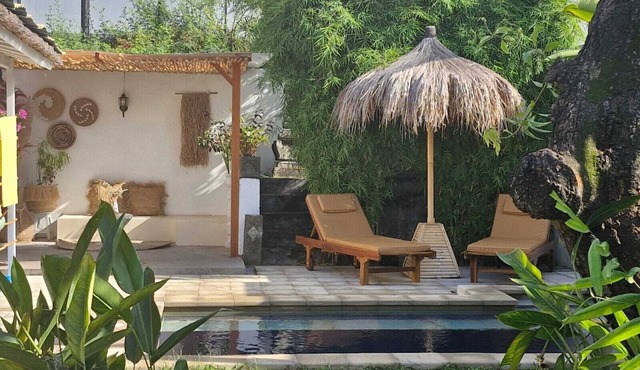 Beach Side, Villa, 3 Bedroom, private pool, 5min walk to Restaurant & shops. in Kota Denpasar
