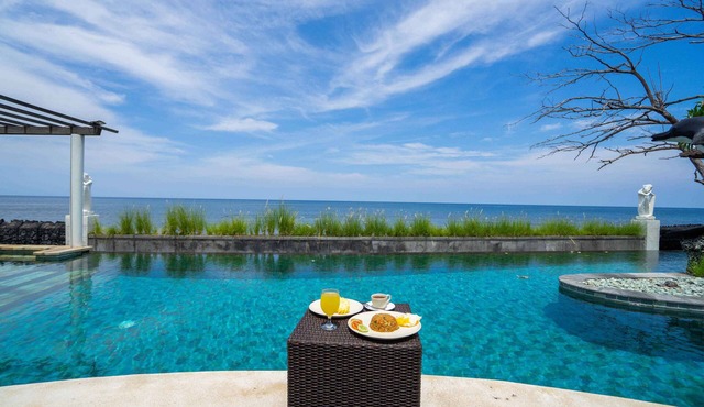 Beachfront 4BR Family Villa in Lovina Bali in Bali
