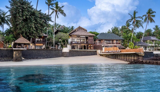Beachfront Group Property – 9 Separate Rooms, 3 Levels | The Village of Angels in Kabupaten Karangasem