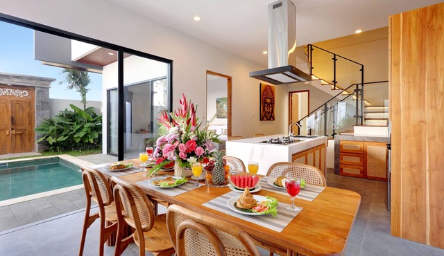 Beachside Luxury 3BR A Tropis Style in Denpasar