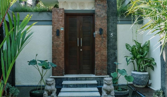 Beautiful Guestroom in Canggu with Balcony in Tabanan