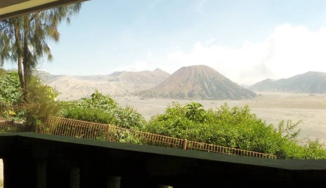 Bedroom for 4 person view direct to Mt. Bromo in Sukapura