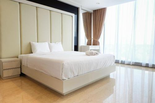 Best North 1BR L'Avenue Apartment By Travelio in Jakarta