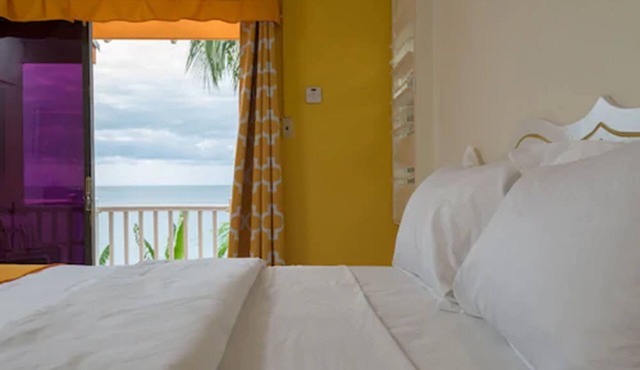 Bird Rock Beach Hotel