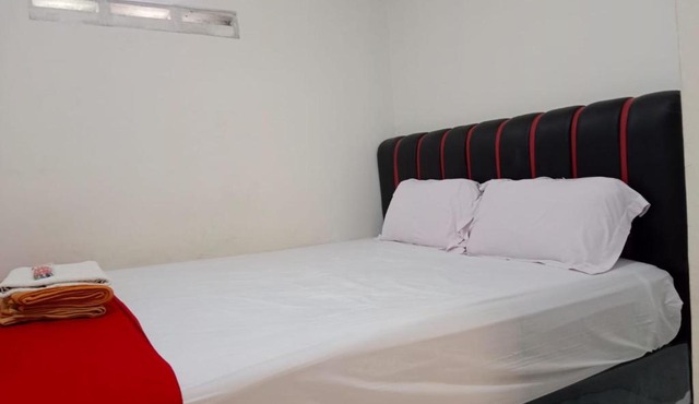 Bougenville Guesthouse in Sumbang