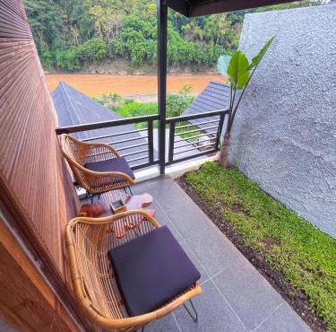 Briza La Barka Resort by Raminten in Moyudan