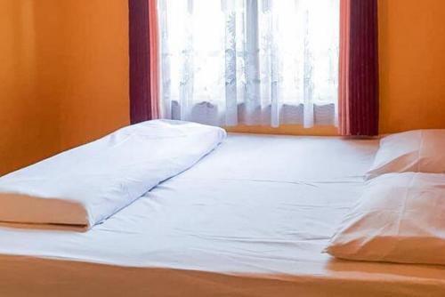 Bromo Indah Lestari Homestay Mitra RedDoorz in Pasuruan