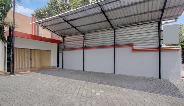 Budget-Friendly Twin Stay w/Free WiFi in Yogyakarta
