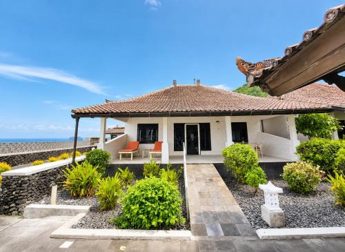 Bugbug Beach Resort in Karangasem