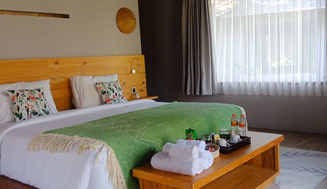 Bungalow rooms with a big pool in Denpasar Barat
