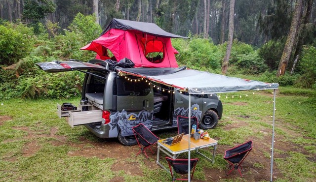 Campervan in Madasari