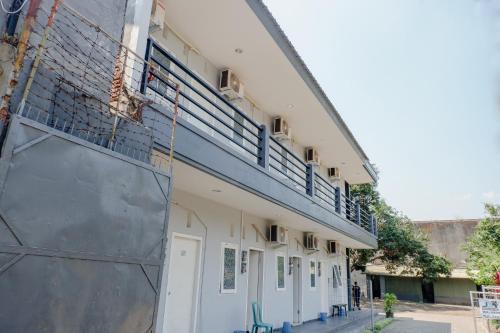 Capital O 1176 J3 Residence Syariah in Jember